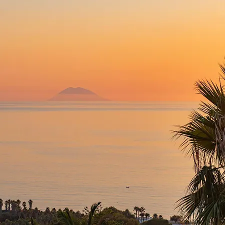 Chiara Infinity Sea View *