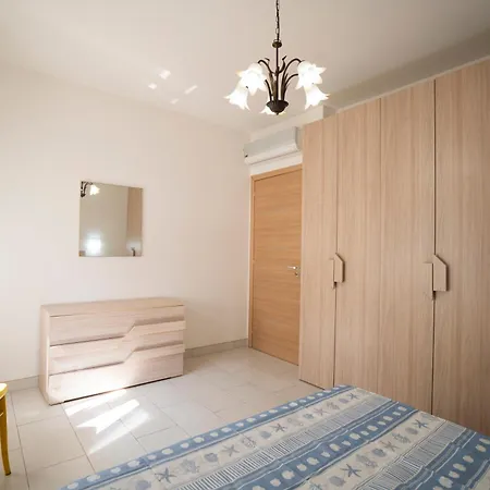 Chiara Infinity Sea View *