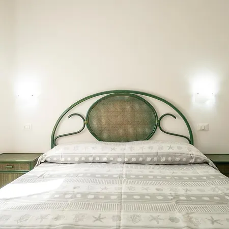 Chiara Infinity Sea View * Mandaradoni