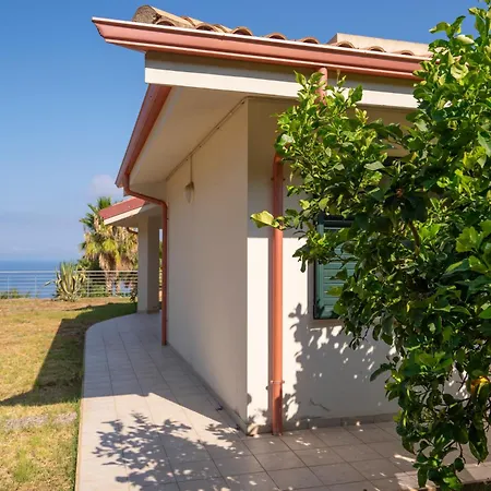 Chiara Infinity Sea View Mandaradoni