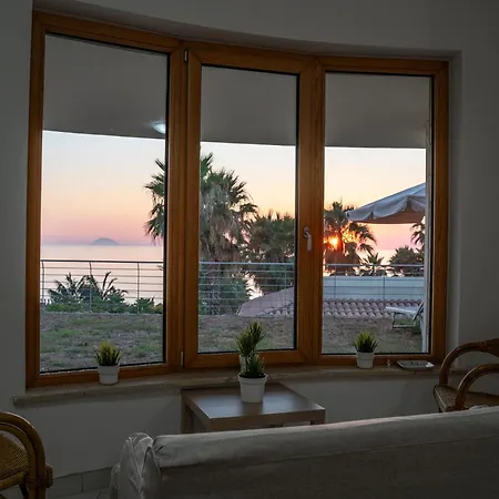 Chiara Infinity Sea View *