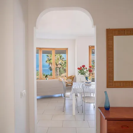 Chiara Infinity Sea View *