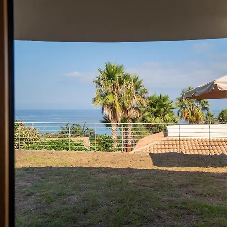 Chiara Infinity Sea View *