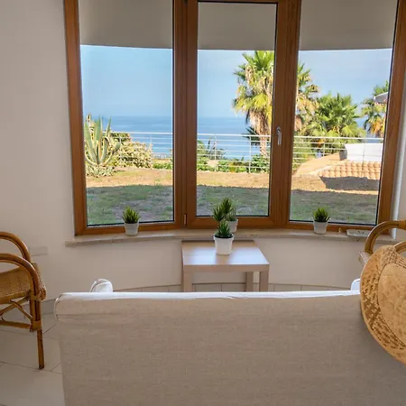 Chiara Infinity Sea View * Mandaradoni
